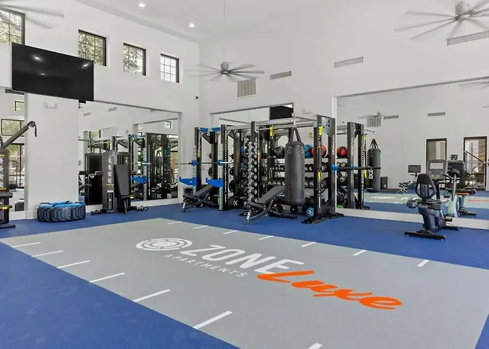 Cozysuites By The Stadium With Pool 15 Apartment Glendale