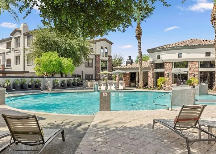 Cozysuites By The Stadium With Pool 15