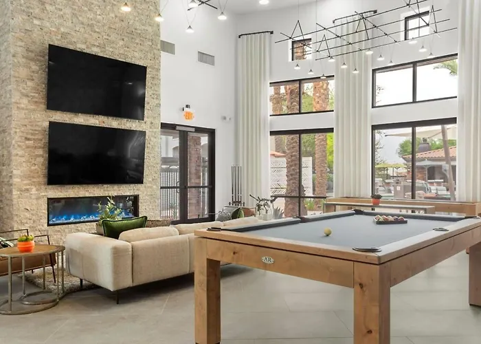 Cozysuites By The Stadium With Pool 15 Apartment