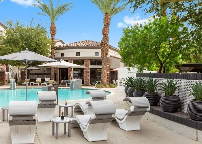 Cozysuites By The Stadium With Pool 15