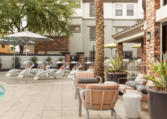 Cozysuites By The Stadium With Pool 15 Apartment Glendale
