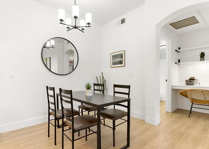 Cozysuites By The Stadium With Pool 15 Apartment Glendale