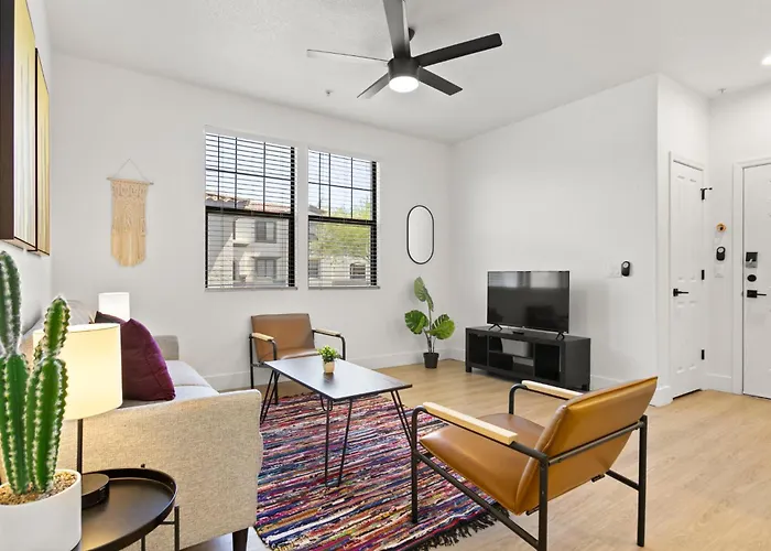 Apartment Cozysuites By The Stadium With Pool 15