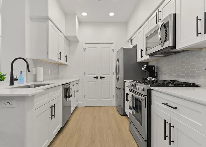 Apartment Cozysuites By The Stadium With Pool 15 *