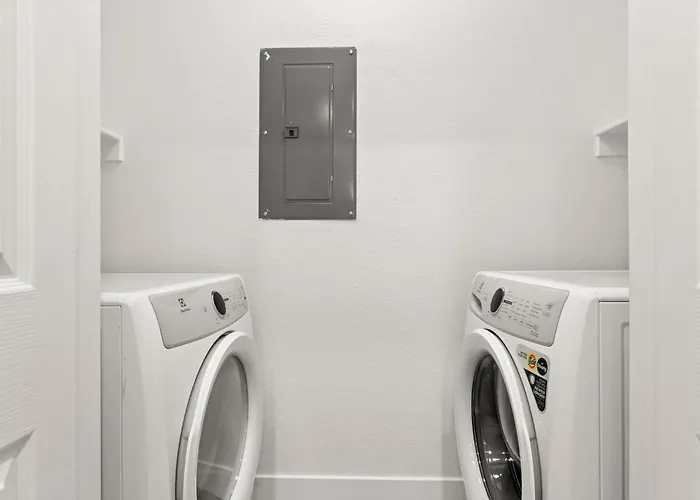 Apartment Cozysuites By The Stadium With Pool 15 *